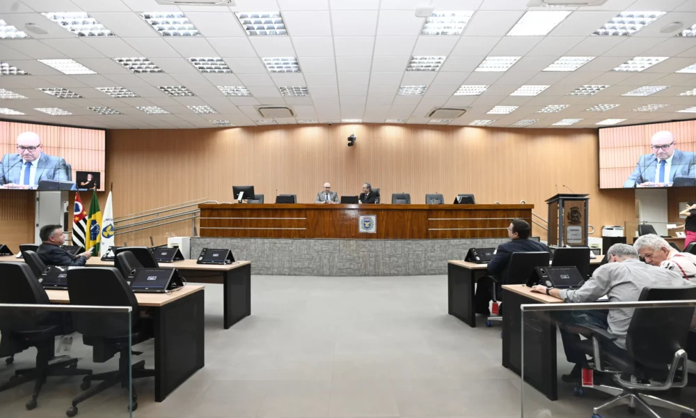 justica-eleitoral-faz-cerimonia-de-diplomacao-dos-eleitos-para-prefeitura-e-camara-na-quinta