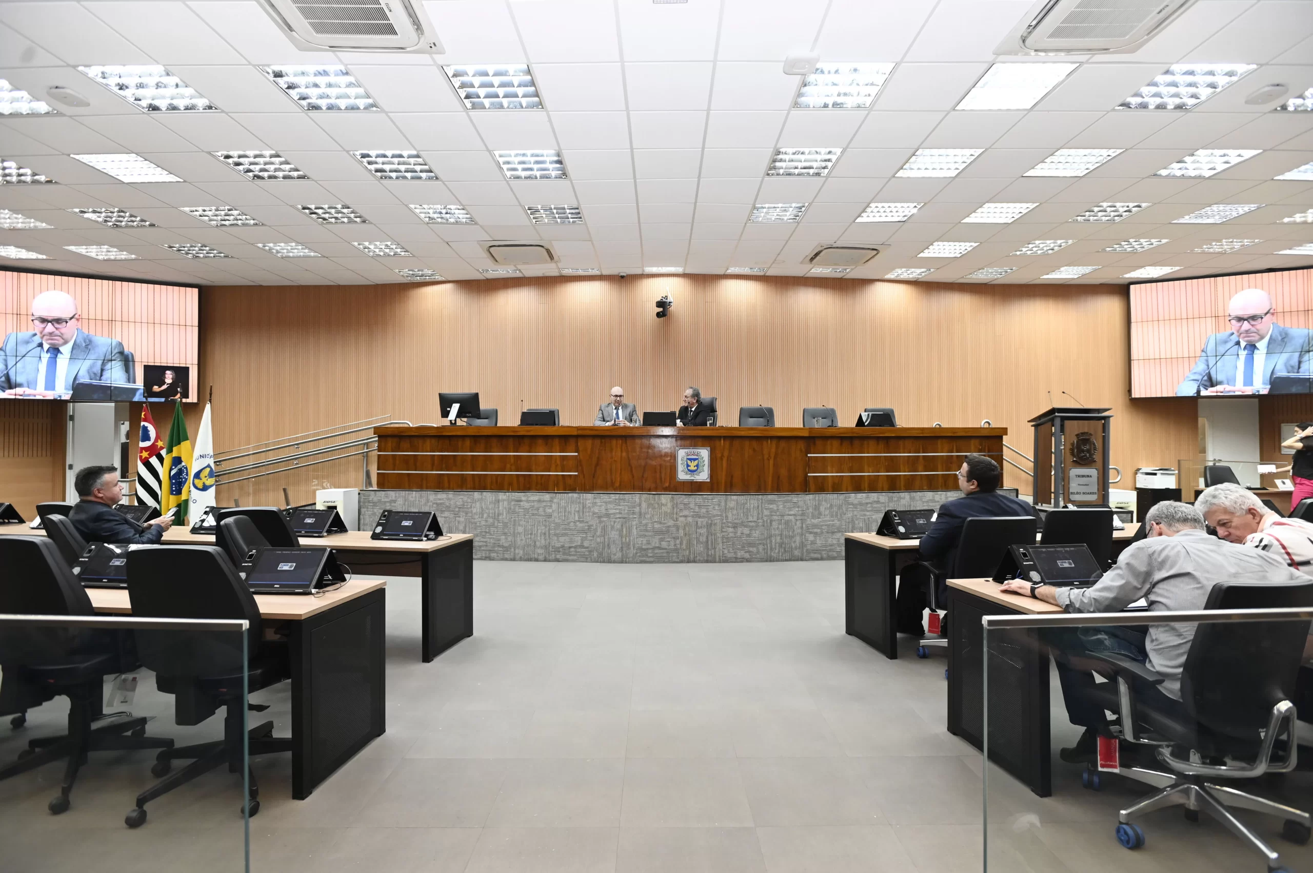 justica-eleitoral-faz-cerimonia-de-diplomacao-dos-eleitos-para-prefeitura-e-camara-na-quinta
