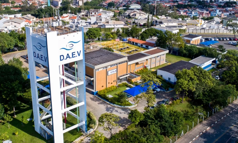 novo-prefeito-de-valinhos-assina-decreto-para-suspender-leilao-do-daev