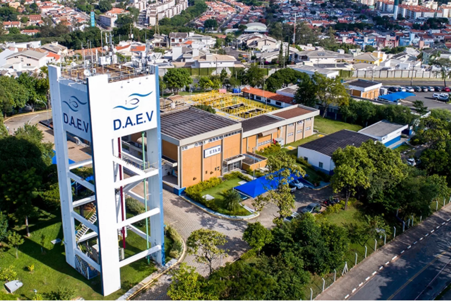 novo-prefeito-de-valinhos-assina-decreto-para-suspender-leilao-do-daev