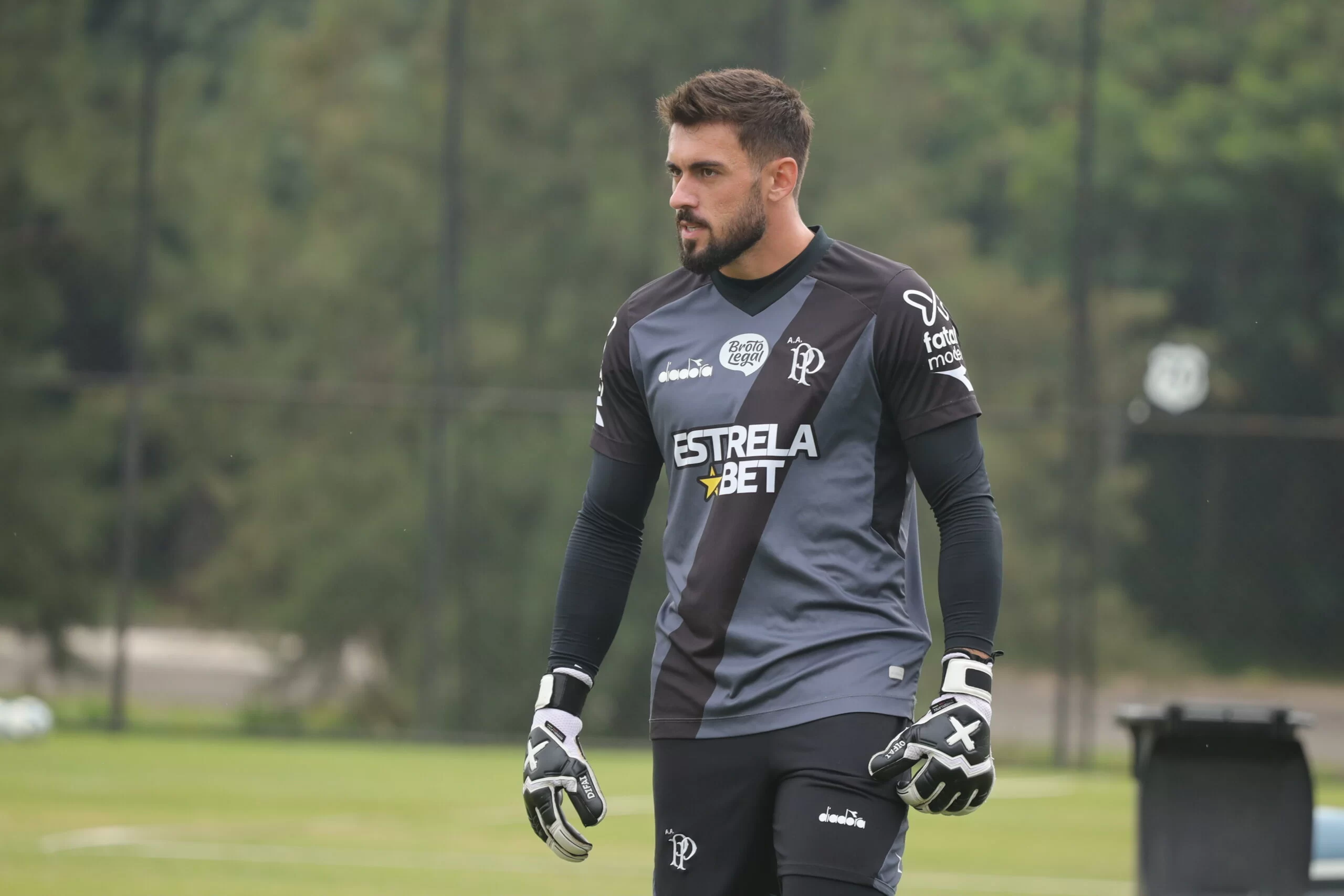 ponte-preta-define-saida-de-goleiro-antes-de-iniciar-disputa-da-serie-c