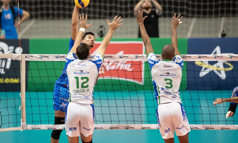 volei-renata-supera-joinville-e-conquista-a-quarta-vitoria-seguida-na-superliga-masculina
