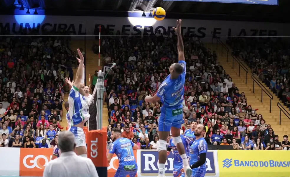 volei-renata-e-joinville-abrem-quartas-de-final-da-superliga-masculina-neste-domingo