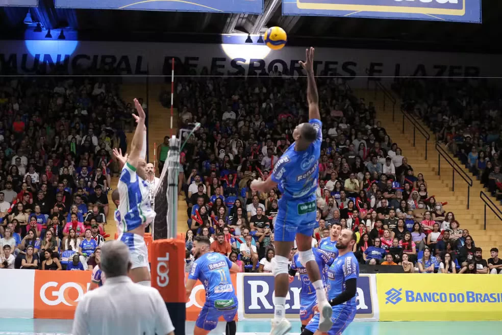 volei-renata-e-joinville-abrem-quartas-de-final-da-superliga-masculina-neste-domingo