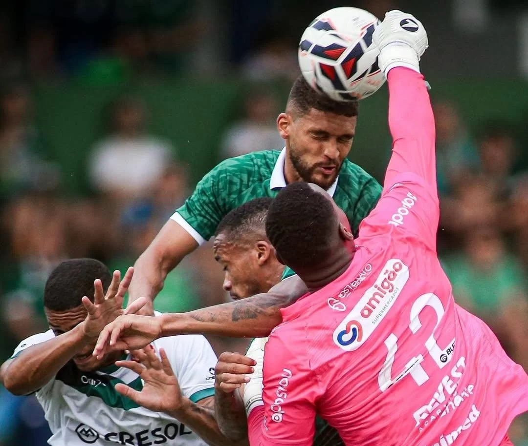 guarani-perde-em-casa-com-um-a-mais-na-estreia-da-serie-c