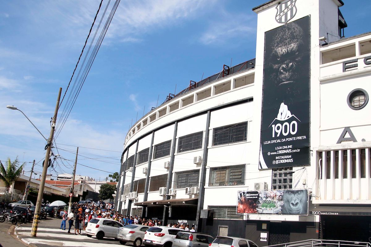 ponte-preta-tera-portoes-fechados-contra-o-retro;-relembre-motivo