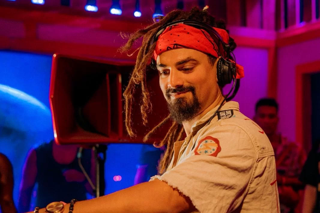 corrida-integracao:-dj-recria-trilha-classica-e-monta-playlist-para-correr