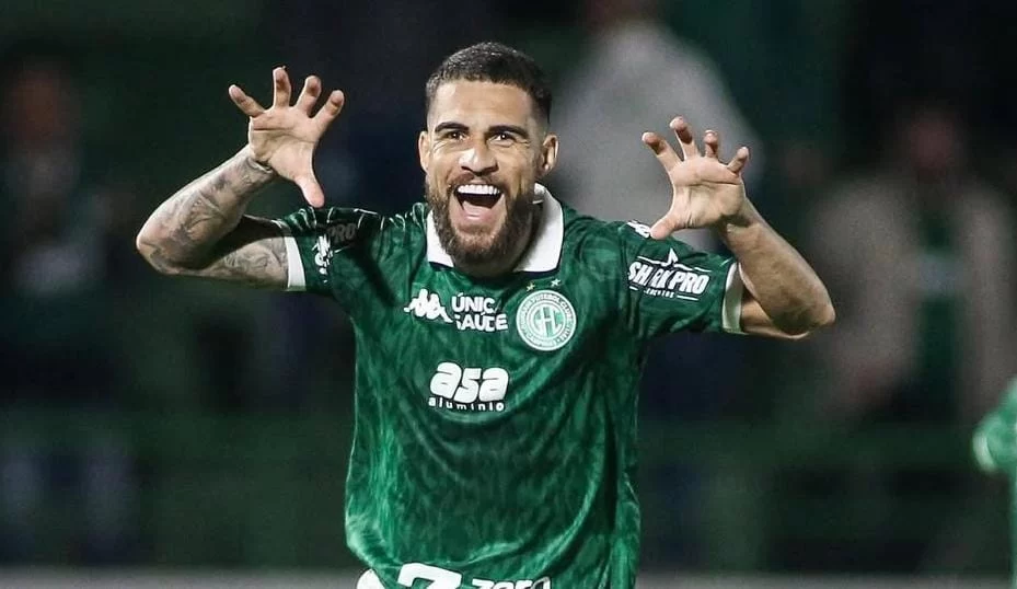 reforcado,-guarani-engata-segunda-vitoria-e-sobe-na-tabela-da-serie-c