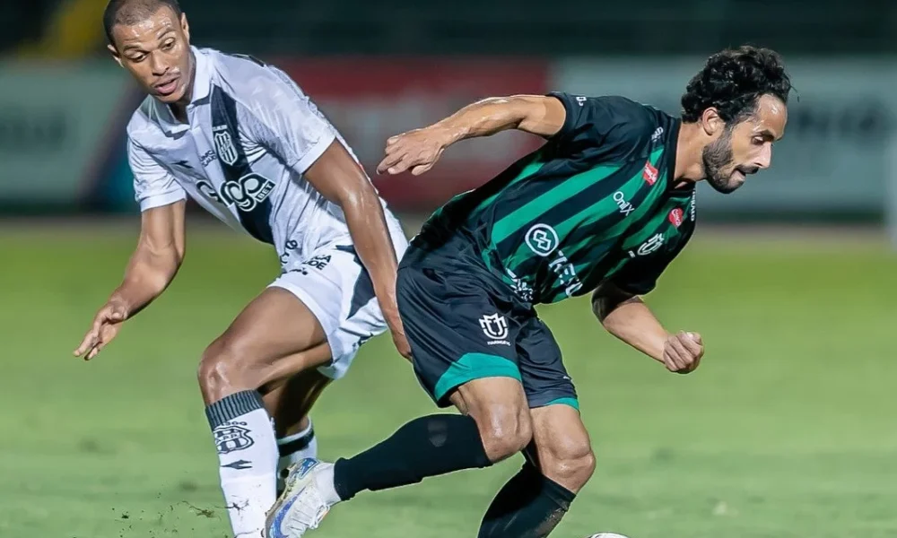 ponte-preta-vence-o-maringa-fora-de-casa-e-volta-a-lideranca