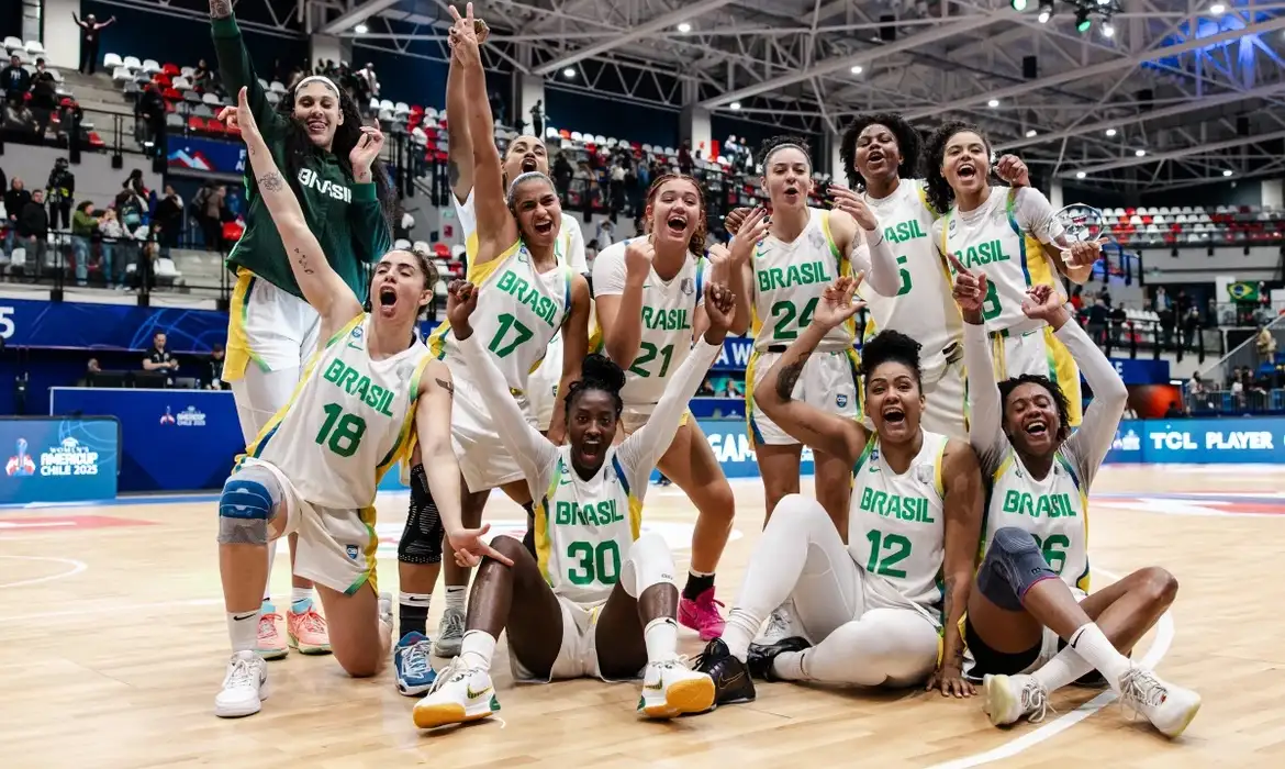 ex-pivo-de-time-da-regiao-e-destaque-da-selecao-feminina-de-basquete-na-americup
