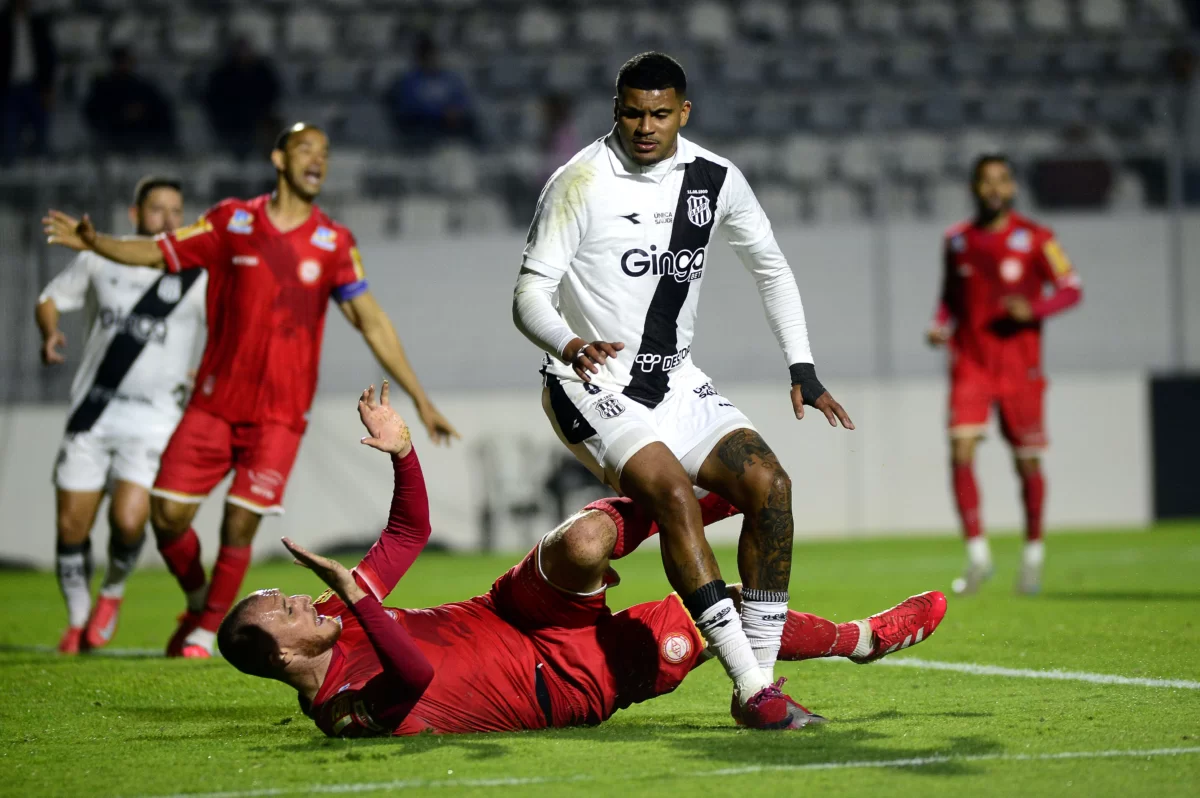 ponte-preta-lidera-ranking-de-mais-partidas-sem-sofrer-gols-na-serie-c