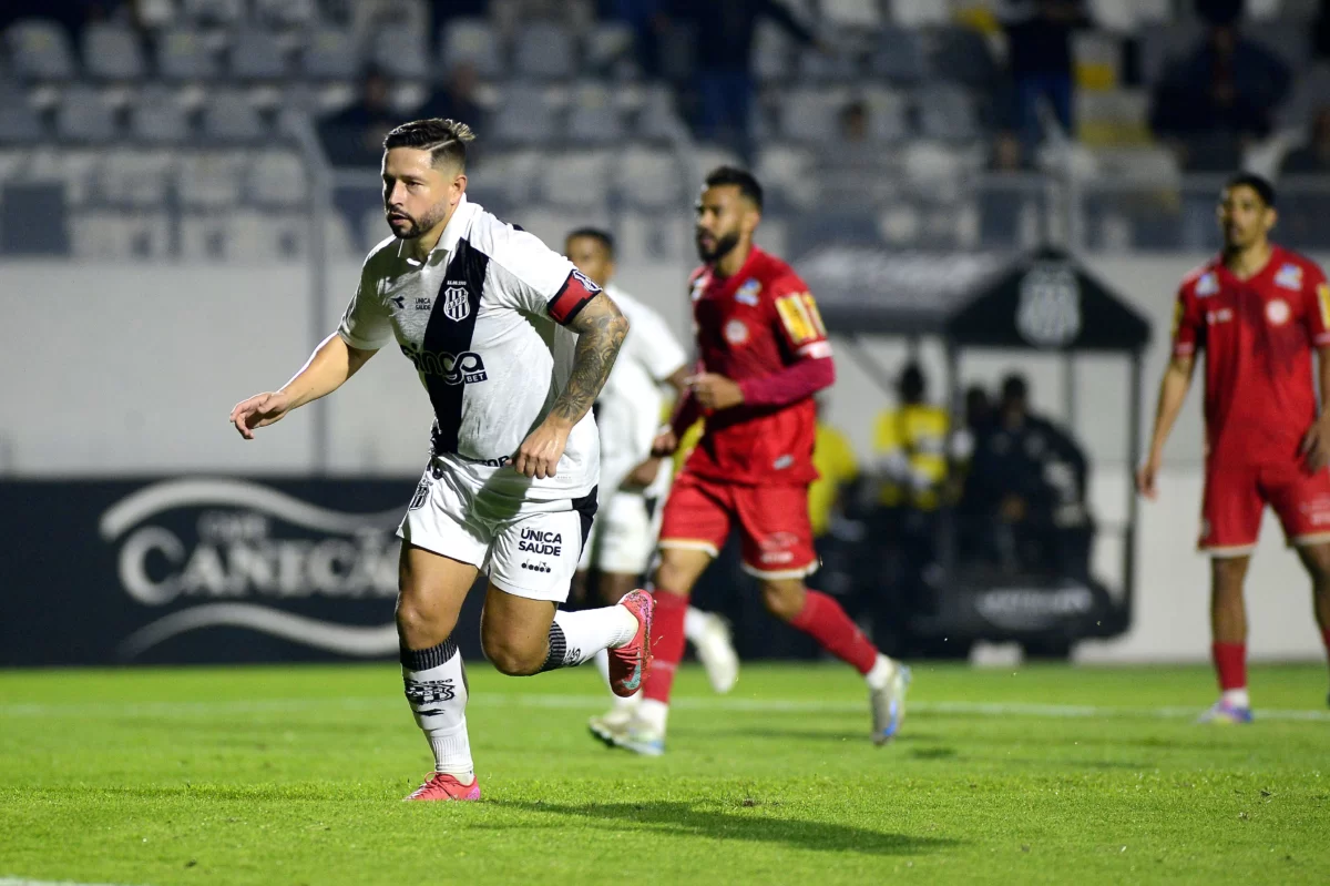 ponte-preta-vence-tombense-por-1-a-0-e-encosta-na-lideranca-da-serie-c