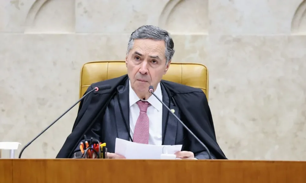 barroso-rebate-ataques-de-trump:-“no-brasil-de-hoje,-nao-se-persegue-ninguem”