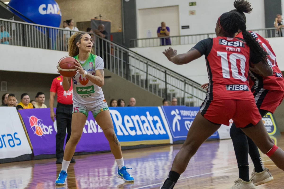 campinas-sai-atras-na-semi-contra-araraquara-pela-liga-de-basquete-feminino