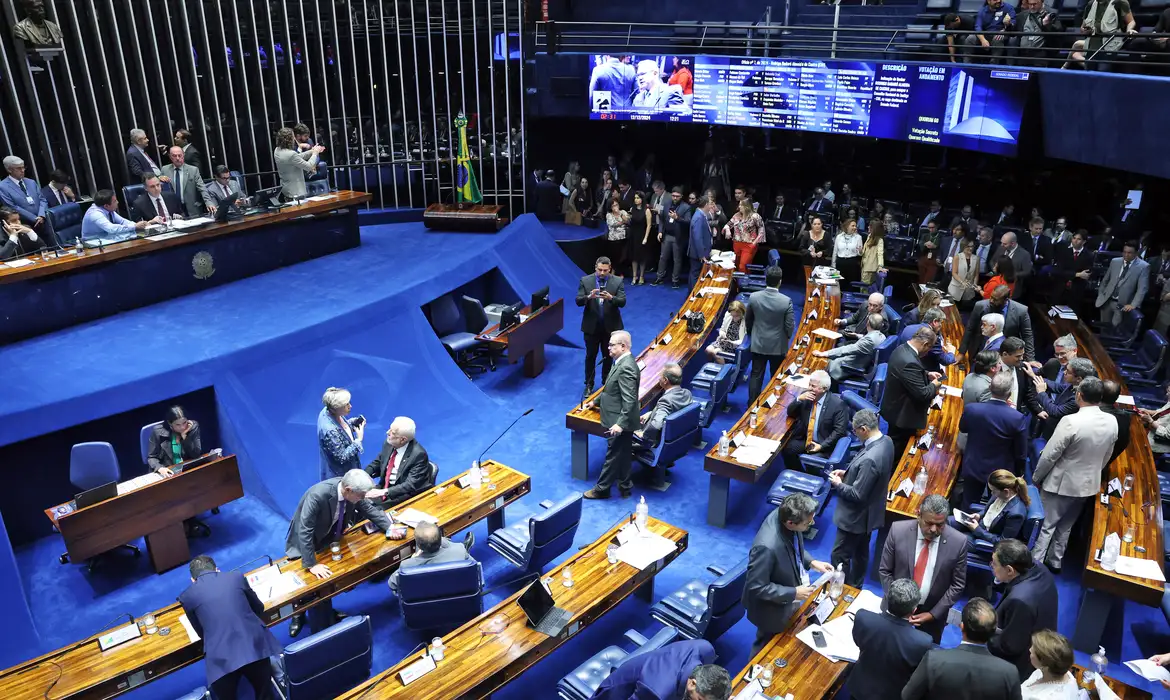 senado-aprova-isencao-de-ir-para-quem-ganha-ate-dois-salarios-minimos