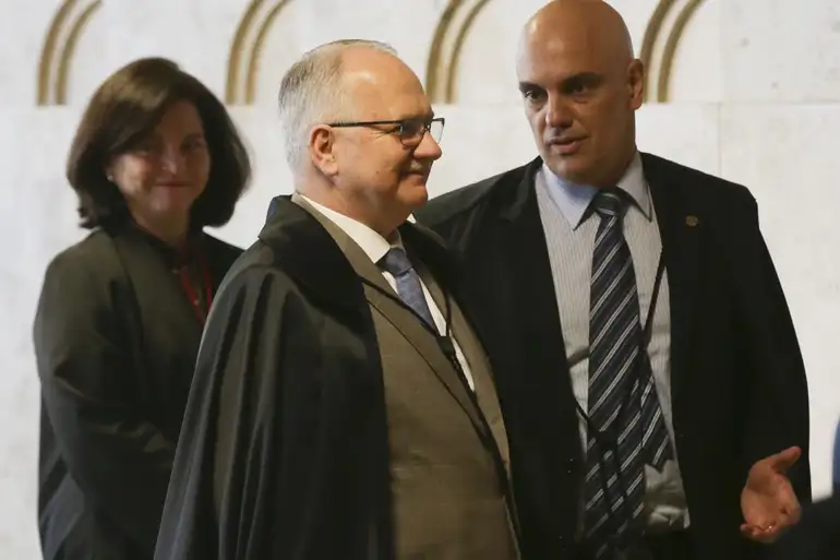 edson-fachin-e-eleito-presidente-do-stf;-moraes-sera-o-vice