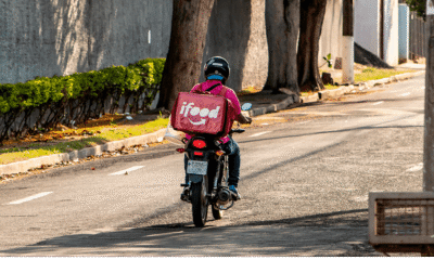 camara-aprova-urgencia-para-votar-vale-refeicao-para-entregadores