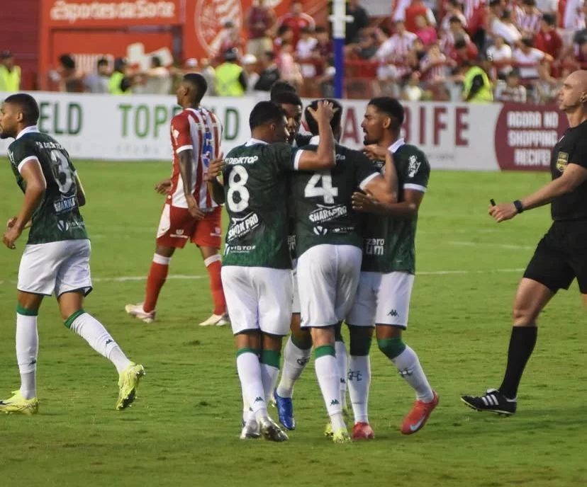 guarani-vence-o-nautico-por-2-a-0-fora-de-casa