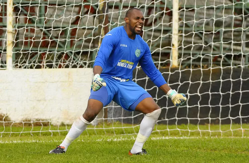 neneca,-ex-goleiro-do-guarani,-morre-aos-45-anos