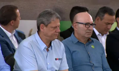 tarcisio-de-freitas-entrega-maquinas-agricolas-a-mais-de-250-municipios-em-campinas