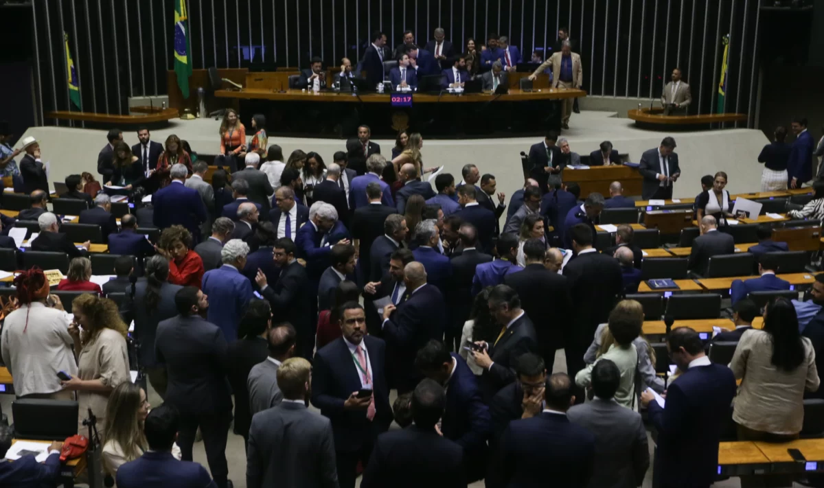 camara-aprova-isencao-do-ir-para-quem-ganha-ate-r$-5-mil