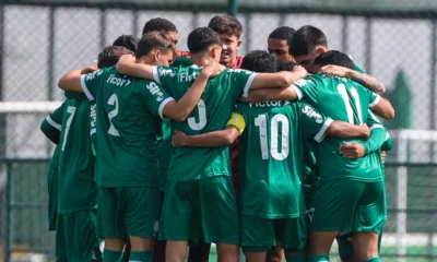 adversario-do-guarani-suspende-elenco-inteiro-antes-de-jogo-decisivo;-entenda