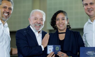 carteira-docente-e-documento-que-valoriza-profissao,-diz-professora