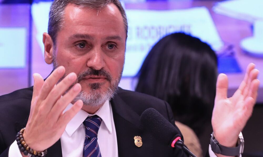 diretor-diz-que-pf-nao-mede-“estatura-politica”-ao-investigar-emendas