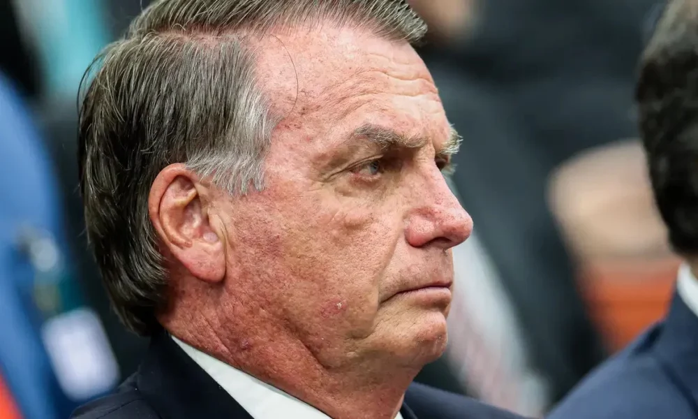 bolsonaro-deve-ter-alta-hoje-e-retornar-a-cela-na-pf