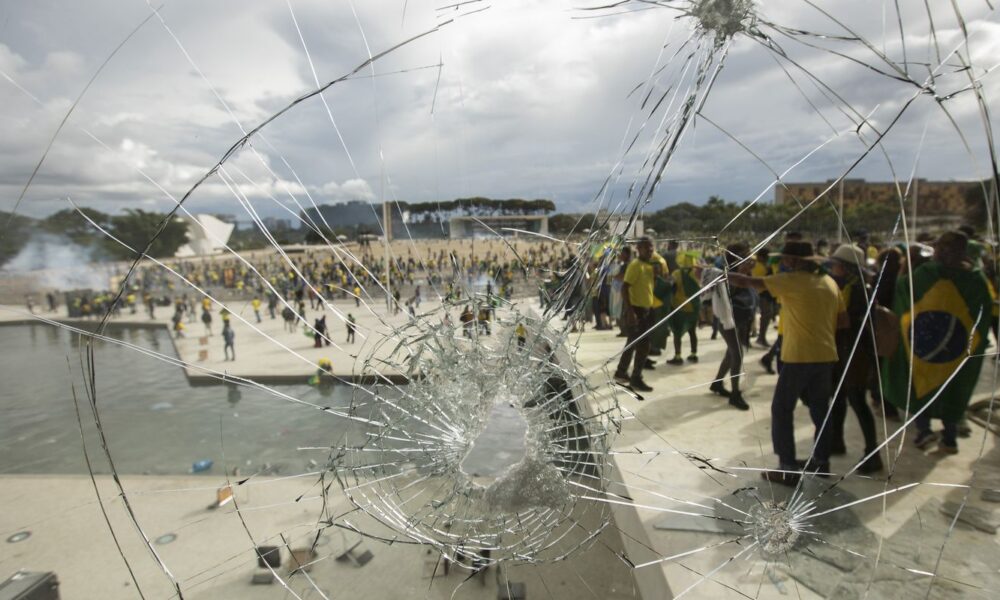 cronologia-da-tentativa-de-golpe:-atentados,-bloqueios-e-acampamentos
