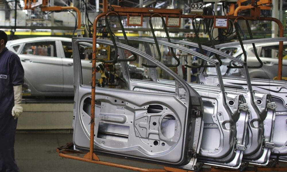 industria-apresenta-estabilidade-em-novembro-de-2025