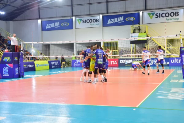 volei-renata-perde-para-monte-carmelo,-mas-soma-um-ponto-na-superliga