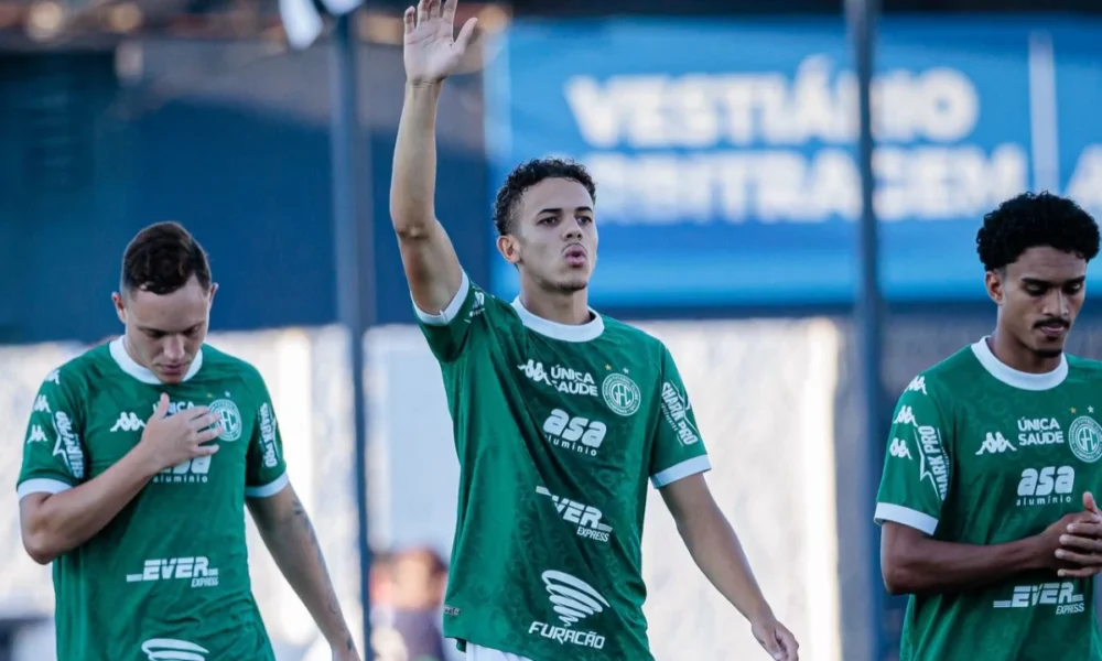 garcom-do-guarani,-guilherme-batista-projeta-duelo-contra-o-corinthians-na-copinha
