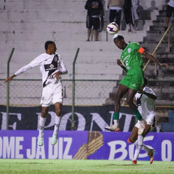 ponte-preta-vence-nos-penaltis,-elimina-francana-e-avanca-a-terceira-fase-da-copinha