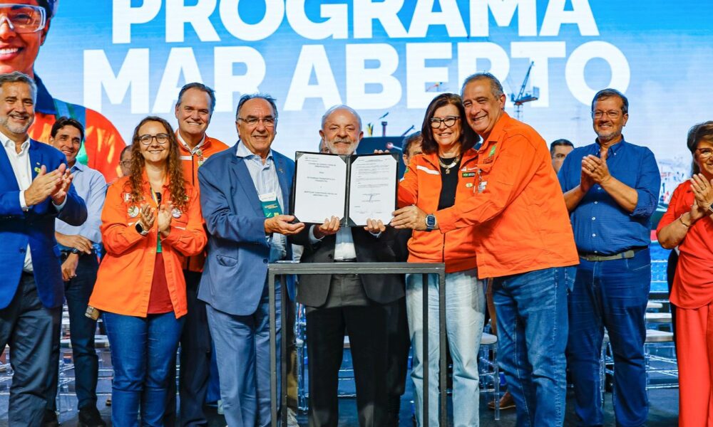 petrobras-assina-contrato-bilionario-para-fabricar-navios-no-rs