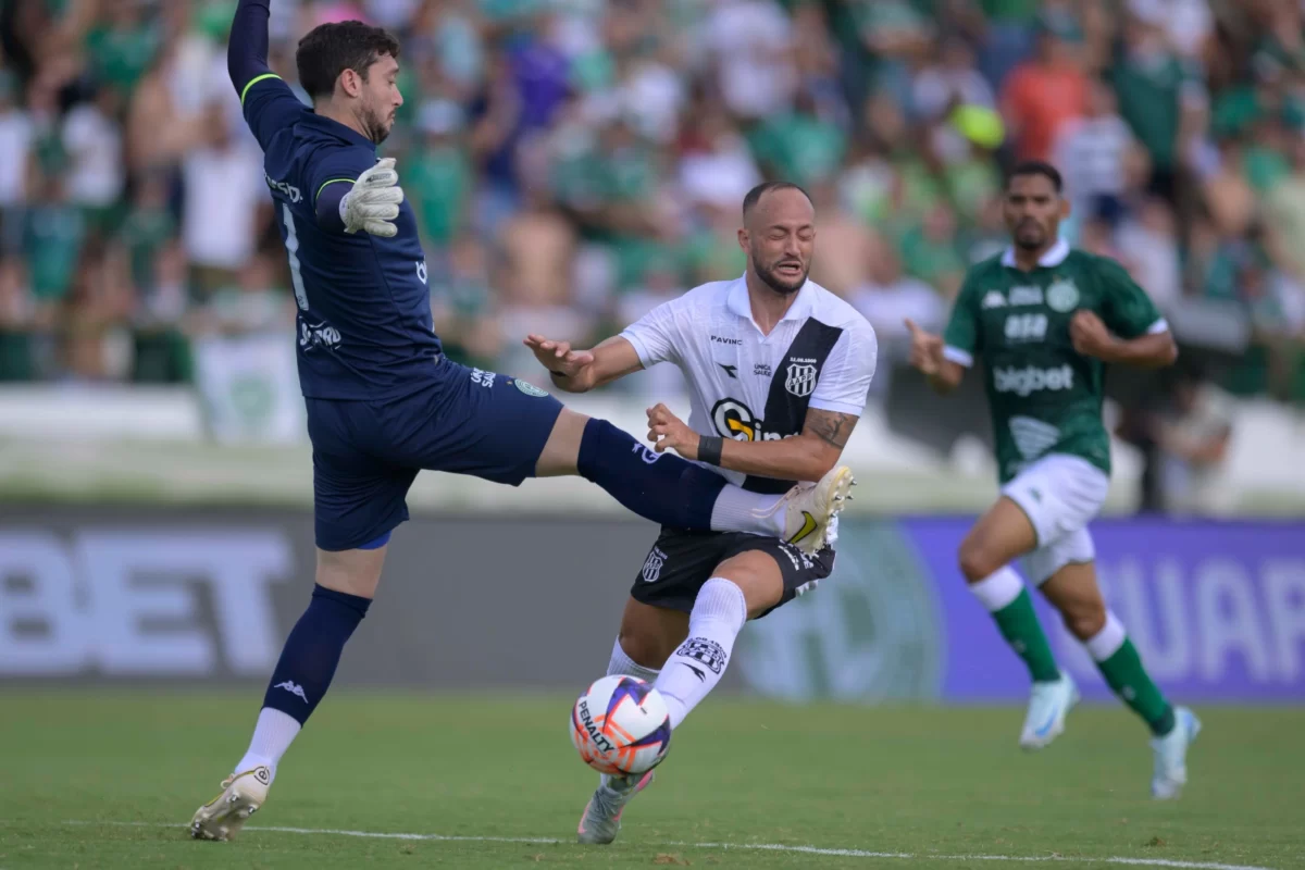 guarani-supera-expulsao-precoce-e-vence-a-ponte-preta-no-derbi-213