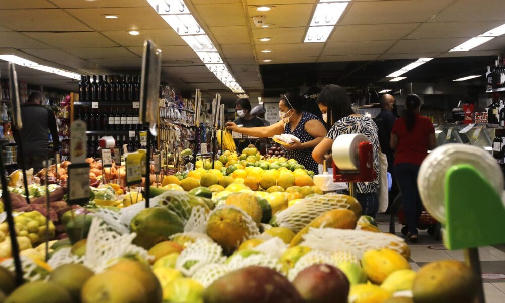 inpc-de-janeiro-sobe-0,39%-e-acumula-alta-de-4,3%-em-12-meses