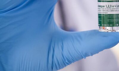 comeca-vacinacao-de-1,2-milhao-de-profissionais-de-saude-contra-dengue