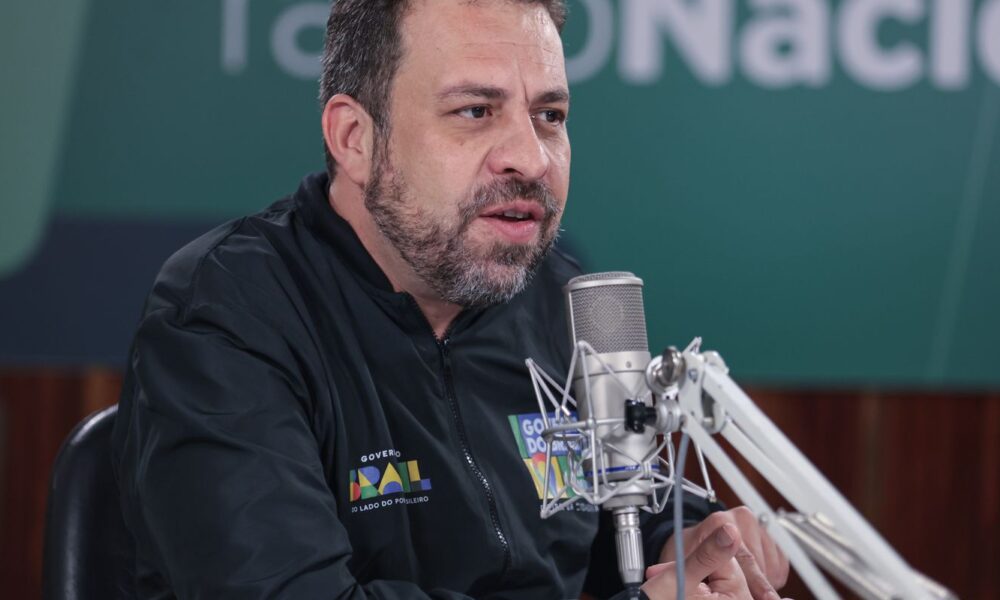 acabar-com-a-escala-6×1-e-prioridade-do-governo,-afirma-boulos
