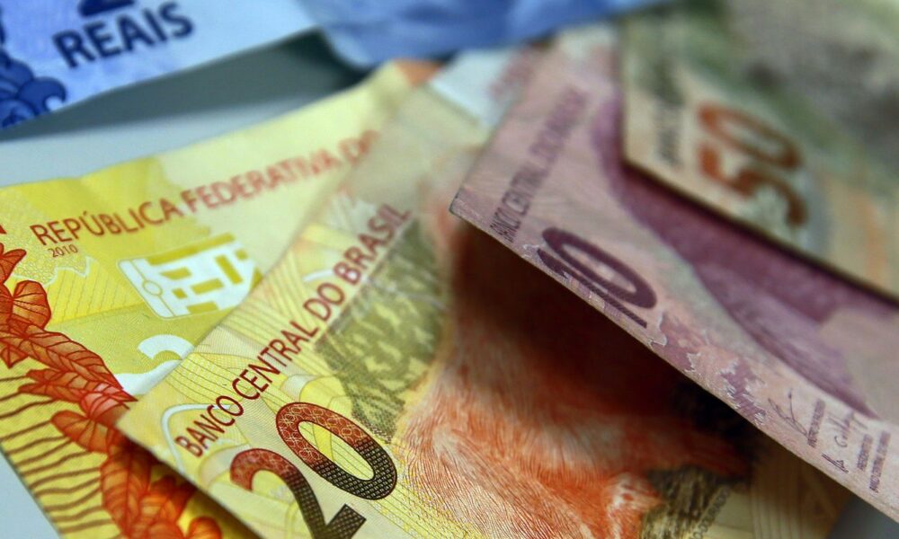 divida-publica-fica-praticamente-estavel,-mas-supera-r$-8,6-trilhoes