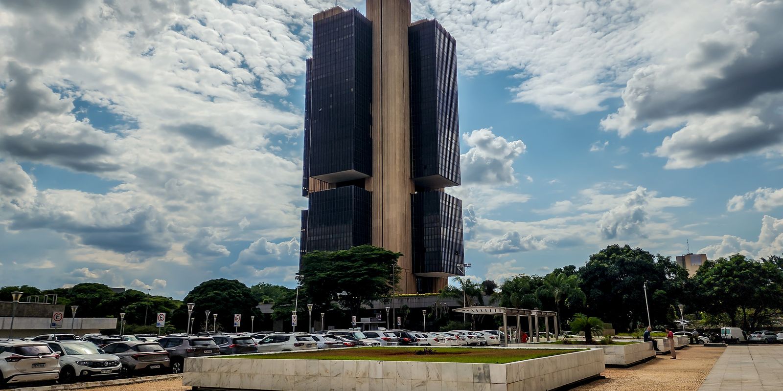 juros-subiram-para-familias-e-empresas-em-janeiro,-mostra-bc