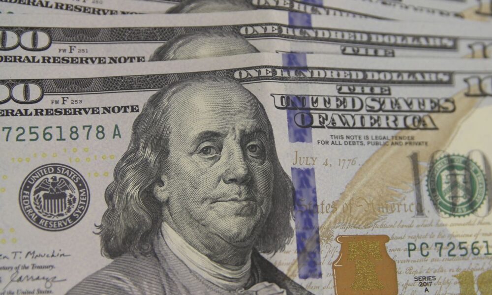 dolar-sobe-para-r$-5,16-apos-escalada-de-conflito-no-oriente-medio