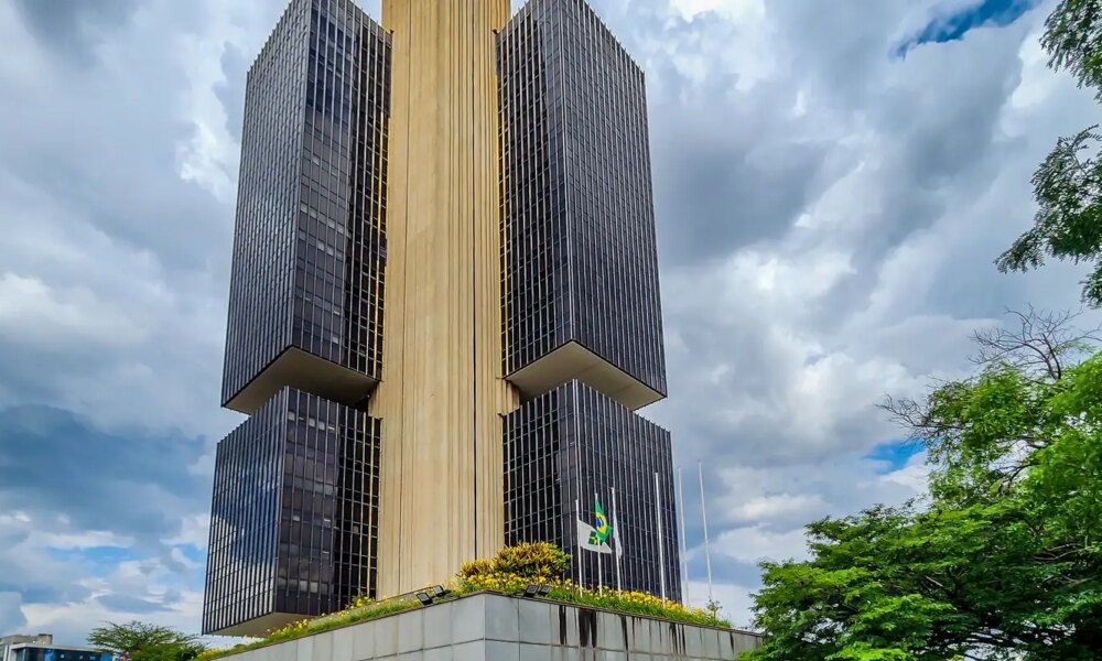 bancos-poderao-descontar-aportes-antecipados-ao-fgc