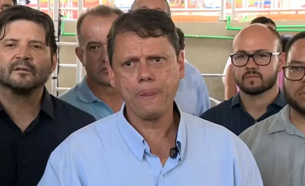tarcisio-diz-que-nao-ha-espaco-para-terceira-via-em-2026-e-reforca-apoio-a-flavio-bolsonaro
