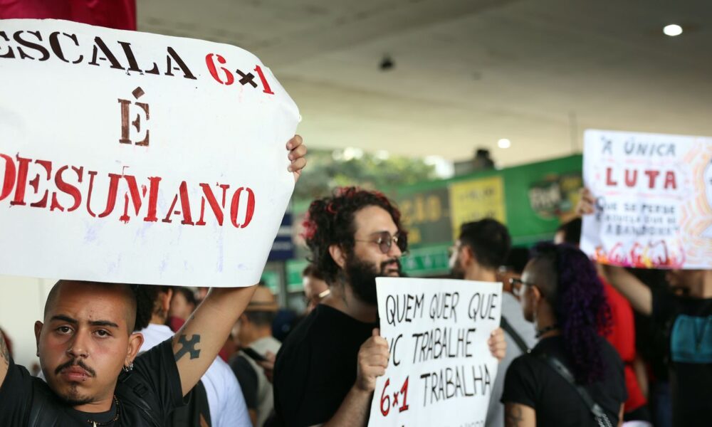 oito-em-cada-10-brasileiros-de-ate-40-anos-defendem fim-da-escala 6×1