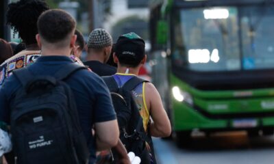 setor-de-servicos-cresce-0,3%-em-janeiro-e-volta-ao-nivel-recorde
