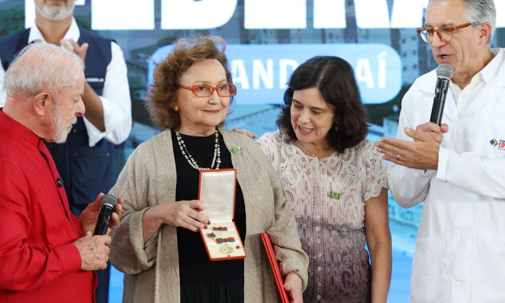 pesquisadora-margareth-dalcolmo-recebe-medalha-oswaldo-cruz