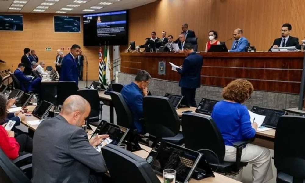 mp-sp-pede-anulacao-da-criacao-de-105-cargos-comissionados-na-camara-de-campinas