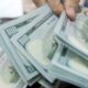 dolar-sobe-a-r$-5,30,-e-ibovespa-cai-2,25%-com-tensao-global