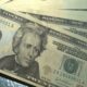 apesar-de-guerra,-dolar-cai-1,27%,-e-bolsa-sobe-3%-na-semana